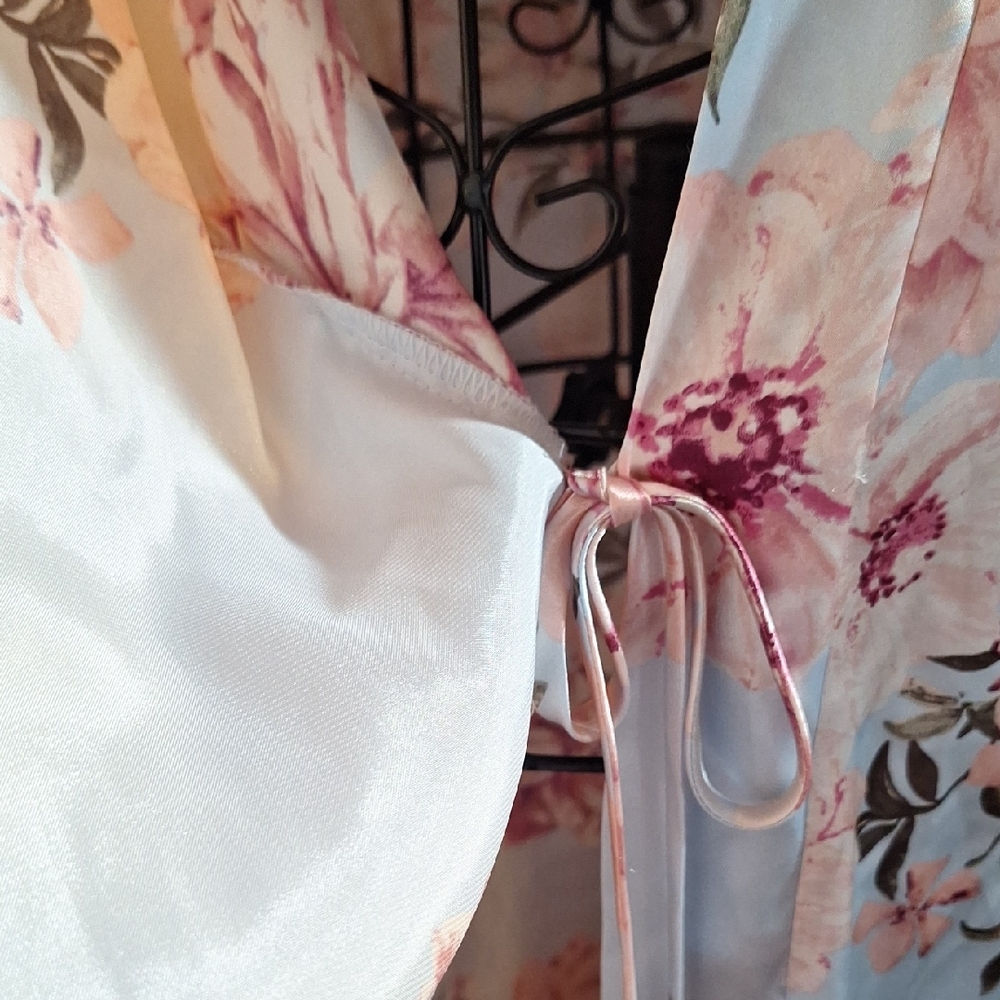 3 Piece Plus size Floral Satin Kimono Robe, Shirt and Shorts - Picture 5 of 10